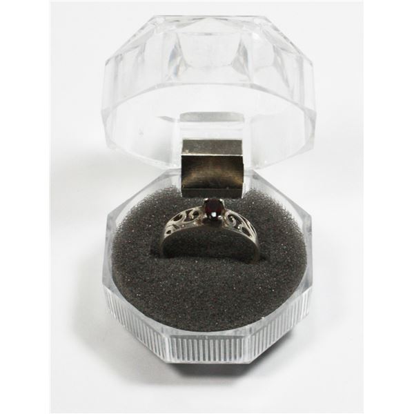 STAMPED .925 BURGENDY STONE RING SIZE 7