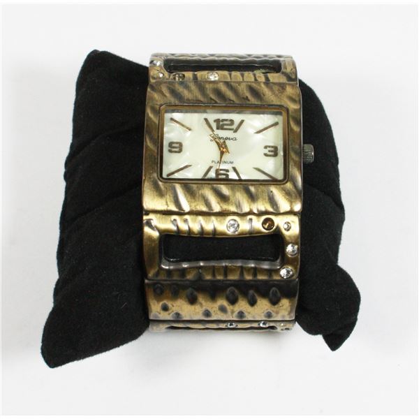 GENEVA PLATINUM NO. 8038 LC BRACELET WATCH JAPAN