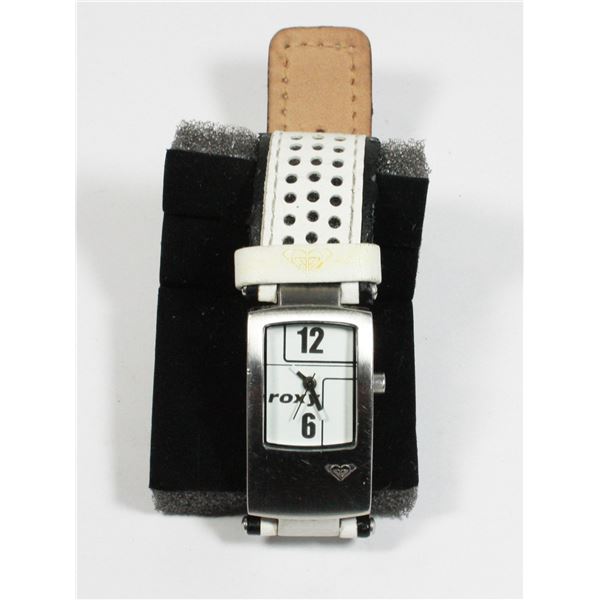 ROXY LEATHER STRAP ANALOG WRIST WATCH