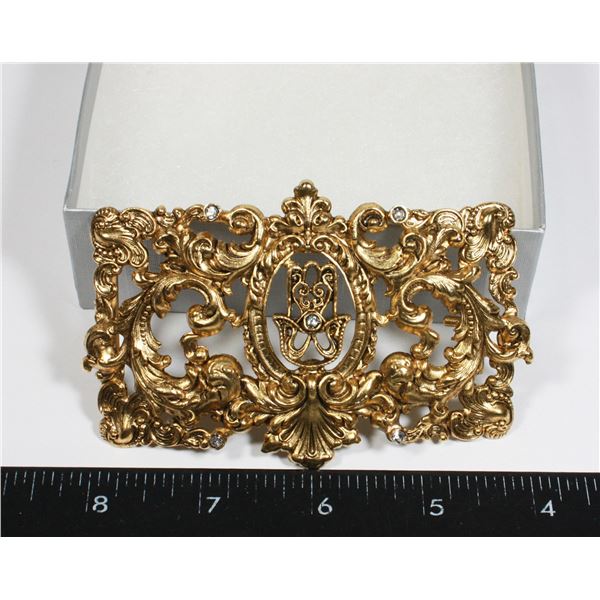 GOLD TONE BELT BUCKLE WITH RHINESTONE ACCENTS