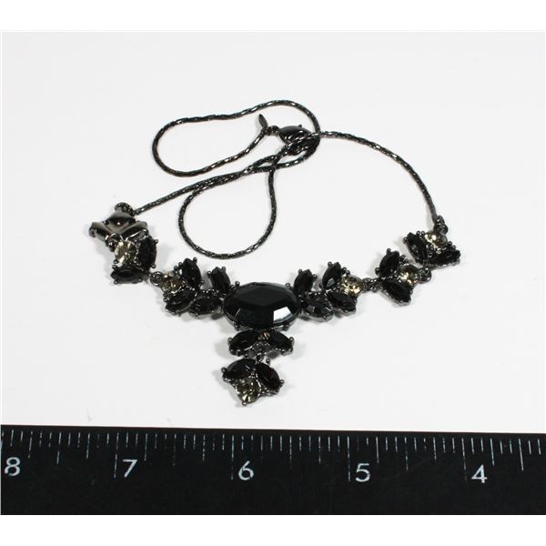 AVON MARKED SP BLACK AND CLEAR RHINESTONE CHOKER