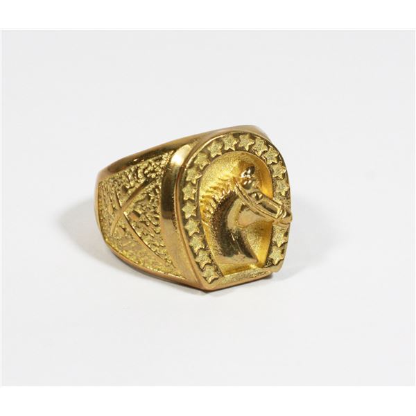 GOLD TONE SIZE 11 EQUESTRIAN HORSE RACING DESIGN