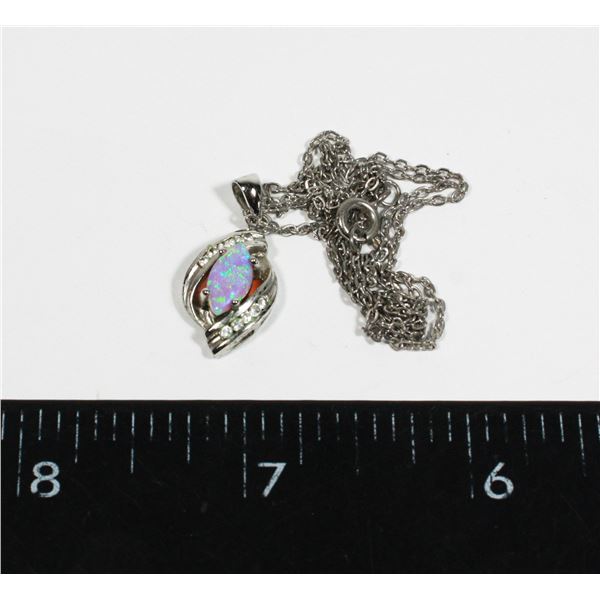 FAUX OPAL PENDANT AND CHAIN