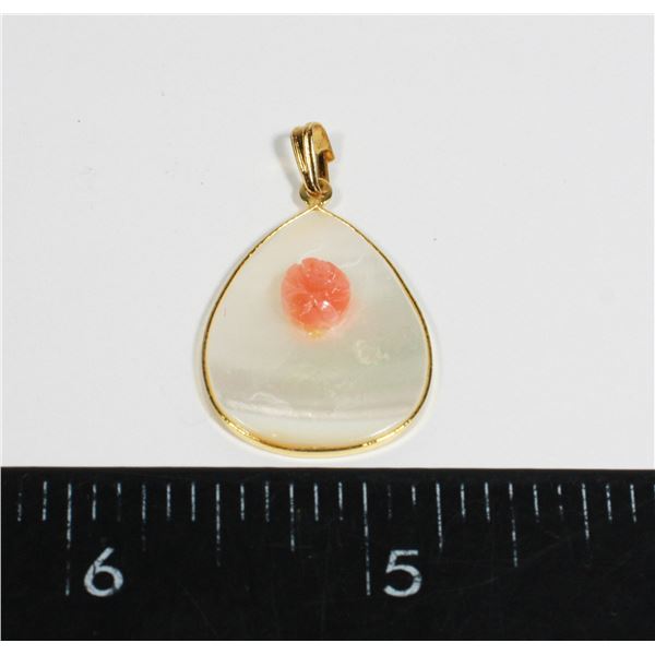 SHELL DESIGN PENDANT