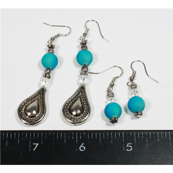 2 PAIRS OF DROP EARRINGS