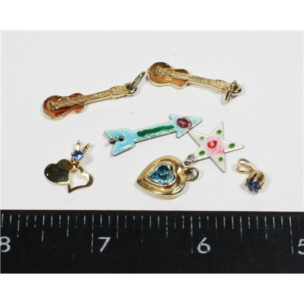 LOT OF ASSORTED PENDANTS