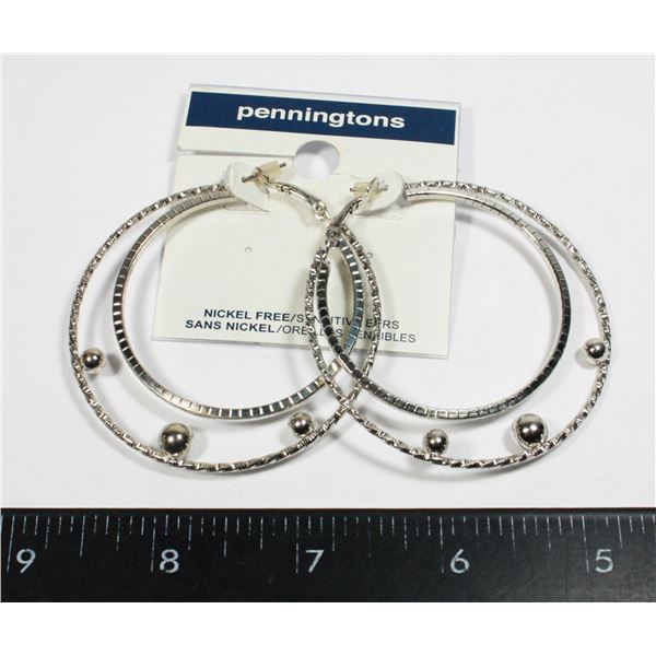 SILVER TONE DOUBLE CIRCLE HOOP EARRINGS