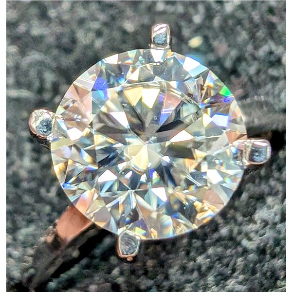 14K WHITE GOLD 2G MOISSANITE 1.8CT RING SIZE 5.75