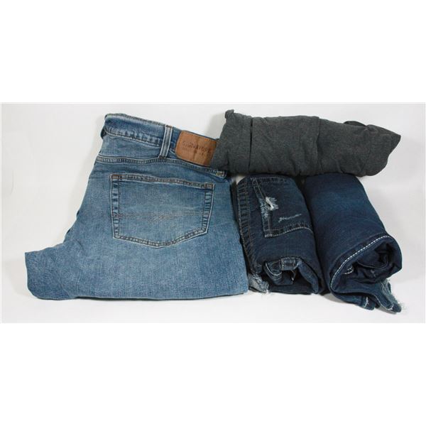 LOT OF WOMENS PANTS/SHORTS SIZES IN DESCRIPTION