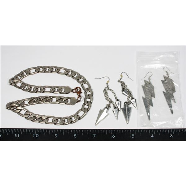 2 PAIRS OF SILVER TONE EARRINGS SOLD WITH CHAIN