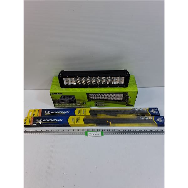(2) Michelin Windshield Wipers (19" 