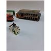 Image 3 : (4) Train Cars & Train Track Bridge Barriers & Train Station w/ Southern Gentleman Army Figurine