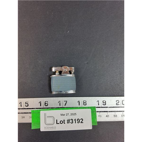 Alier Championette Vintage Lighter - 1.5" x 1.25"