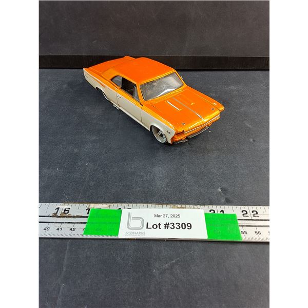 Maisto Die Cast 1966 Chevrolet Chevelle SS396 Car Toy