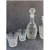 Image 2 : (2) Liquor Glass Decanters and (4) Glasses