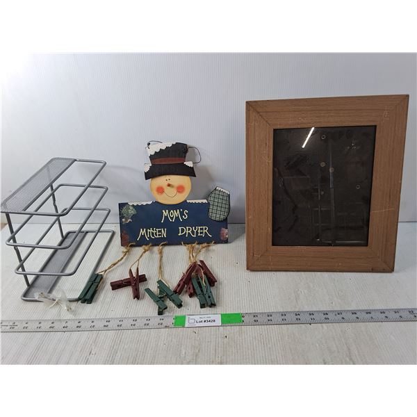 Photo Frame 13.75" Tall, Mitten Dryer, Metal Rack