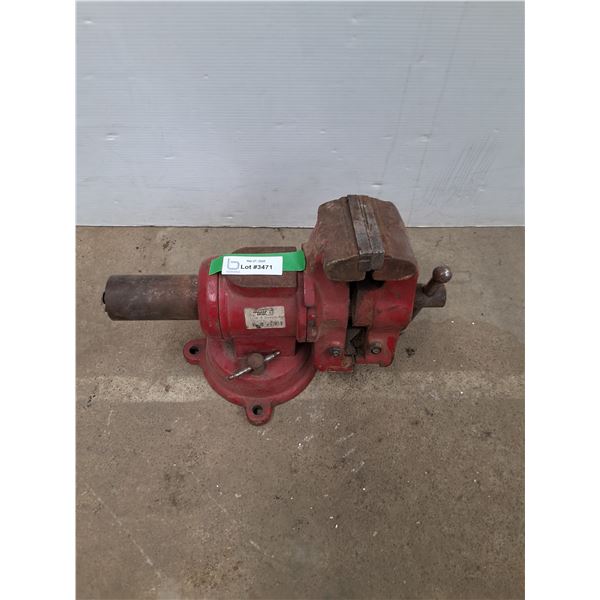 * Power Fist 5" Bench Vise w/ Pipe Clamp - CANNOT SHIP