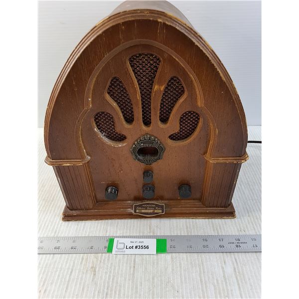 Magnavox Collectors Edition Radio