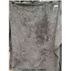 Image 2 : Grey Blanket