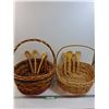 Image 1 : (2) Wicker Baskets & (8) Wooden Kitchen Utensils