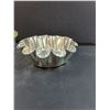 Image 3 : Glass Bundt Cake Pan, Ruffle Metal Cake Pan