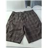 Image 4 : Billabong Size L T-Shirt, Columbia Shorts size 32 and Size 34 Short Pant