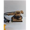 Image 3 : Black & Decker Finishing Sander, DeWalt Lamp and Phone Holder