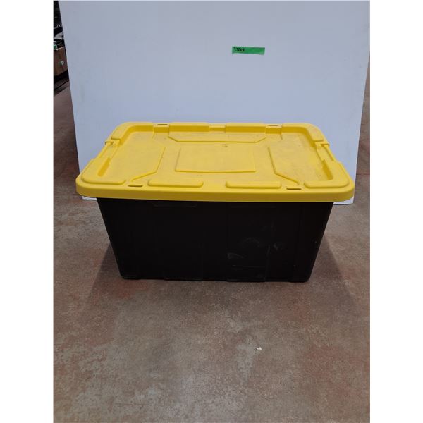 *Sterlite Plastic Storage Tote with Lid