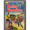 Image 8 : 5 Vintage Archie Series & 2 Gold Key Walt Disney's Comic Books On Board In Bag