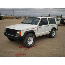 JEEP CHEROKEE SPORT 4X4 SUV, s/n 1J4FJ27L3KL614605