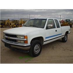 CHEVROLET 1500 SILVERADO 4X4 EXTENDED CAB PICKUP TRUCK, s/n 1GCEK19H0RE281909