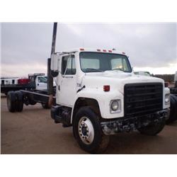 INTERNATIONAL S1954 S/A CAB & CHASSIS, s/n 1HTLDUXR9FHA44396