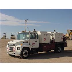 MACK CS300P S/A FUEL & LUBE TRUCK, s/n VG6BA03B8KB051915
