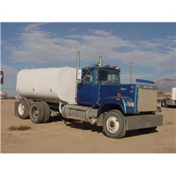 MACK RWL788LST SUPERLINER 4,000 GALLON T/A WATER TRUCK, s/n RWL788LST55212