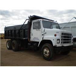 INTERNATIONAL S2200 T/A DUMP TRUCK, s/n DF227JGB26964