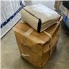 Image 1 : CASE OF 4 QUEEN SIZE MATTRESS COVERS