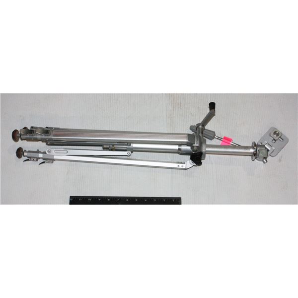 LARGE CAMERA TRIPOD