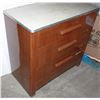 Image 3 : VINTAGE METAL 4 DRAWER DRESSER. MADE OF METAL WITH