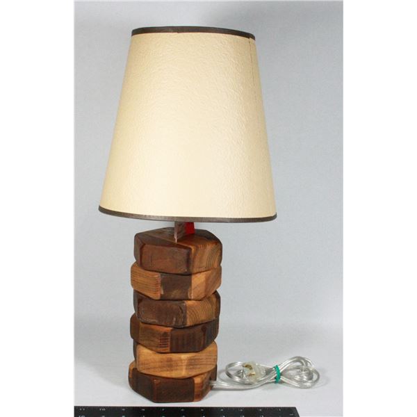 WOOD BASE TABLE LAMP WITH SHADE