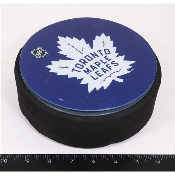 TORONTO MAPLE LEAFS TABLE HOCKEY PUCK