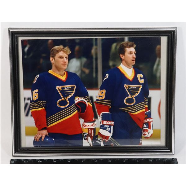 FRAMED PHOTO OF #99 AND #16 ST. LOUIS BLUES