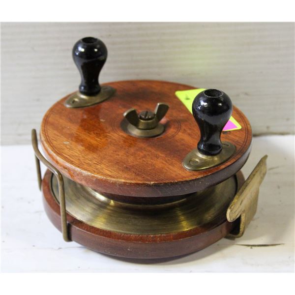 COLLECTIBLE PEETZ FISHING REEL 6"