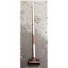 Image 1 : 9-ENDER CURLING BROOM