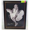 Image 1 : MARILYN MONROE SIGNATURE CANVAS WOOD FRAME