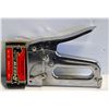 Image 1 : VINTAGE ARROW BRAND HD STAPLER WITH STAPLES