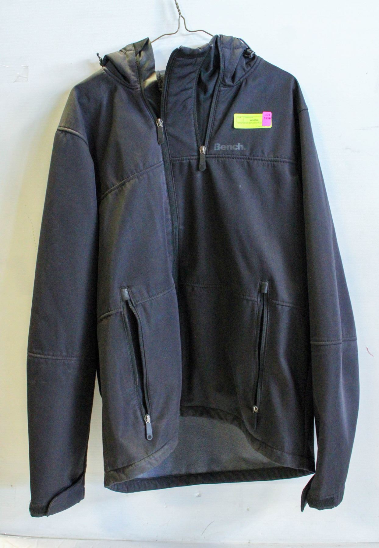 NEW MEN'S BENCH JACKET SIZE XL