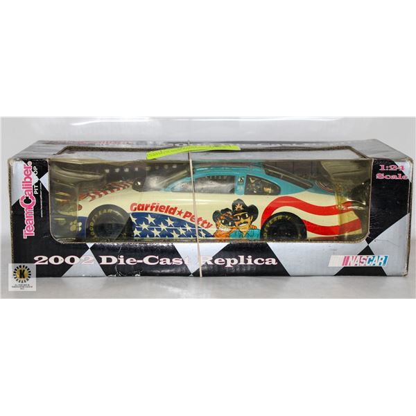 TEAM CALIBER RICHARD PETTY & GARFIELD NASCAR
