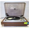 Image 2 : YAMAHA YP-701 TURNTABLEÿ
