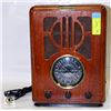 Image 1 : THOMAS VINTAGE RADIO