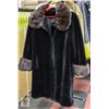 Image 1 : ESTATE LADIES COAT SIZE LARGE